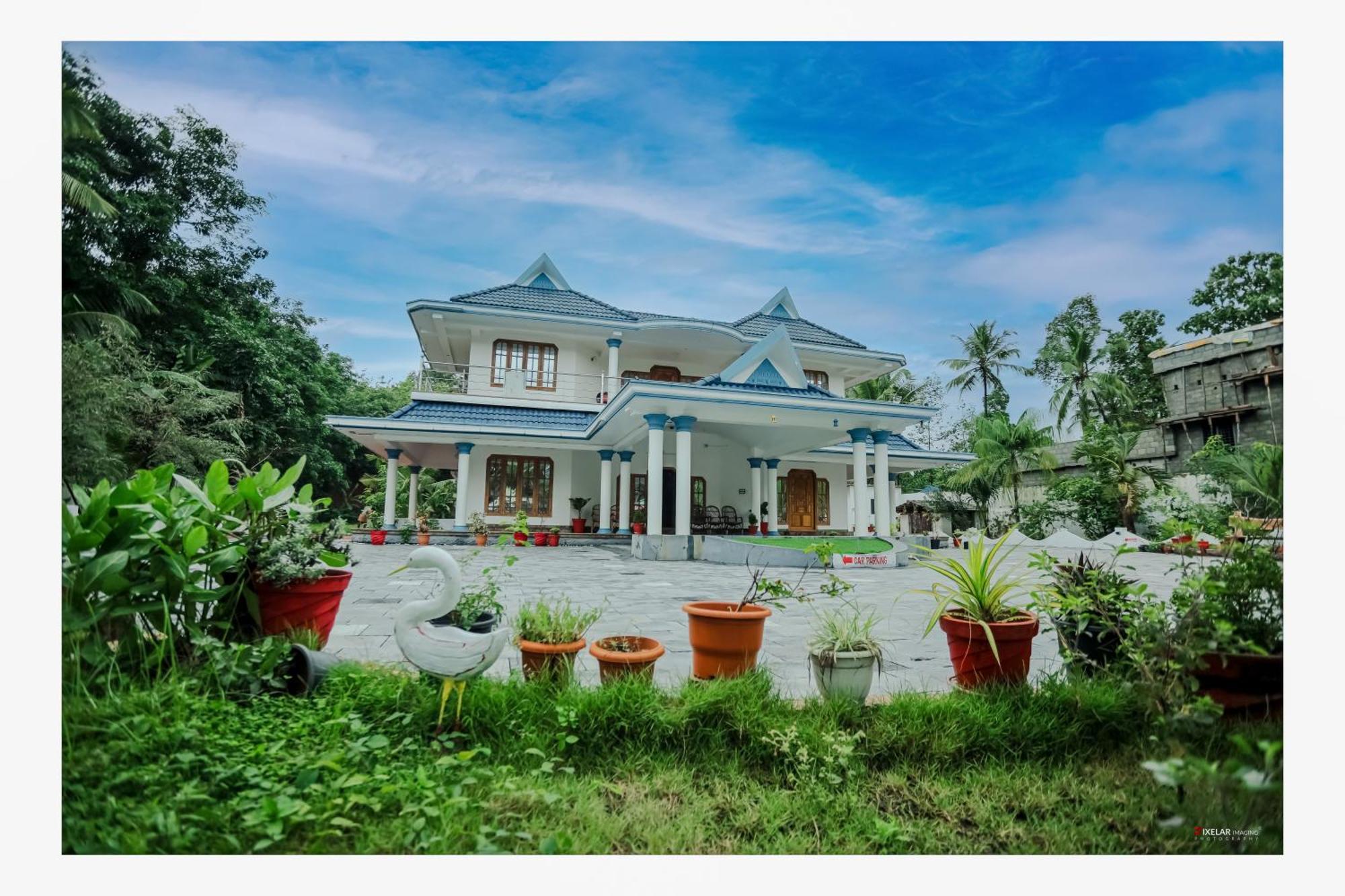 Отель Gilead Holliday Tamarakulam Экстерьер фото